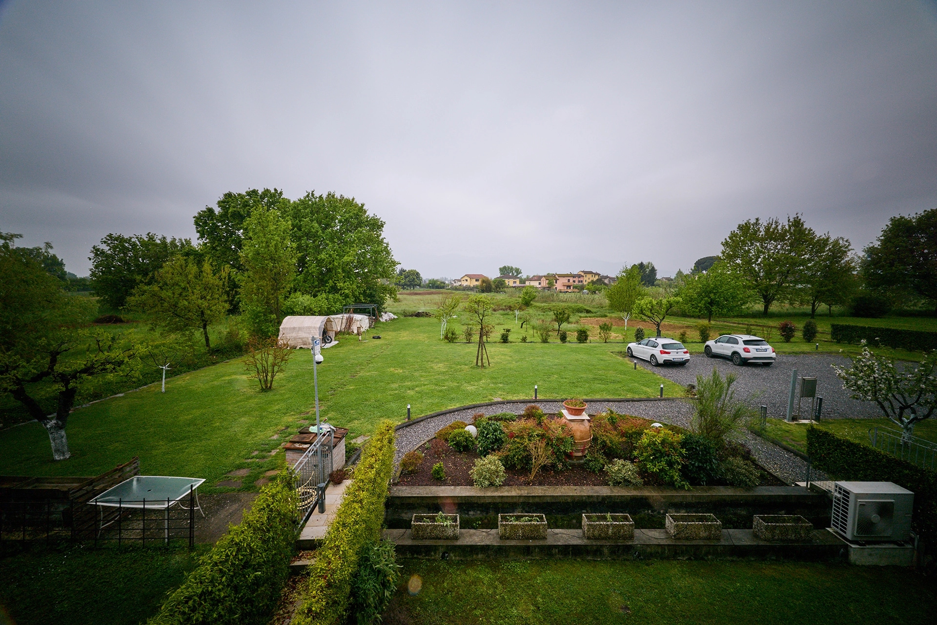 Canon R5 with the RF 14-35mm at 14mm, after geometric correction